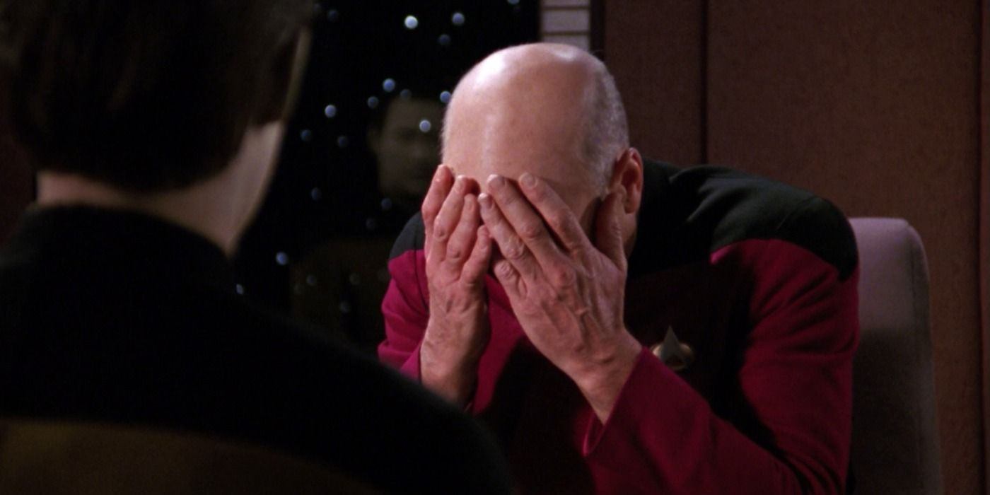 picard facepalm a due mani